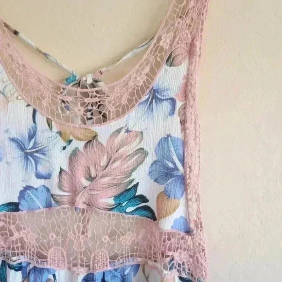 Solemio floral lace sleeveless romper size medium - Picture 3 of 12